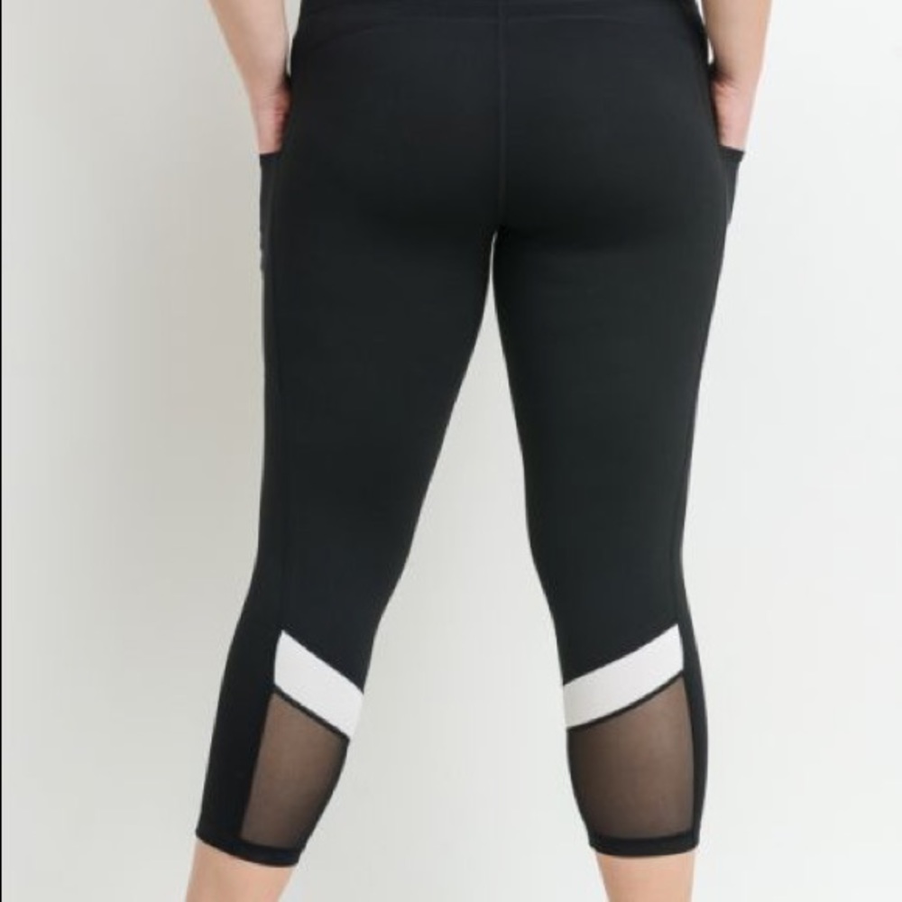 Highwaist Color Block Mesh Compression Legging - Picture 3 of 5